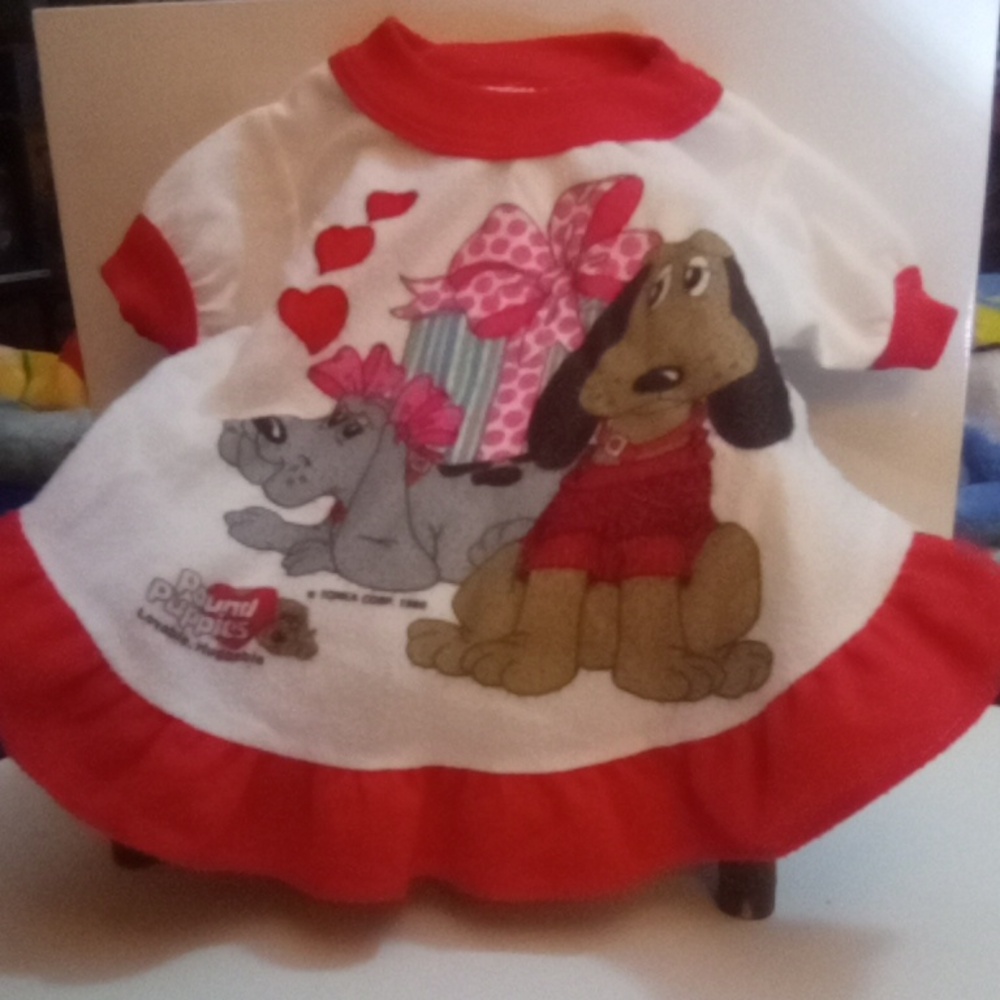 Pound Puppy night shirt (Used but in good vintage condition)
